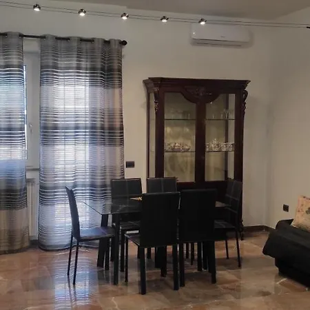 Pasqualina's House Rom